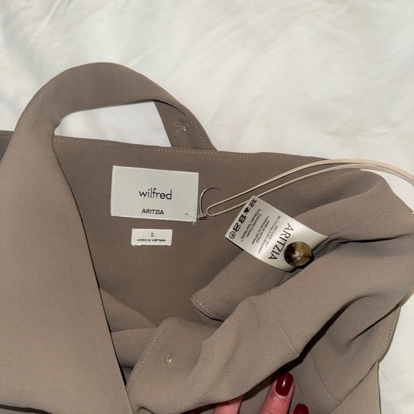 aritzia Wilfred Halter vest size 0 in color nomad taupe - Picture 6 of 6